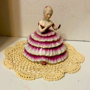 DRESSER POWDER BOX MARKED LIMOGES, CHINA